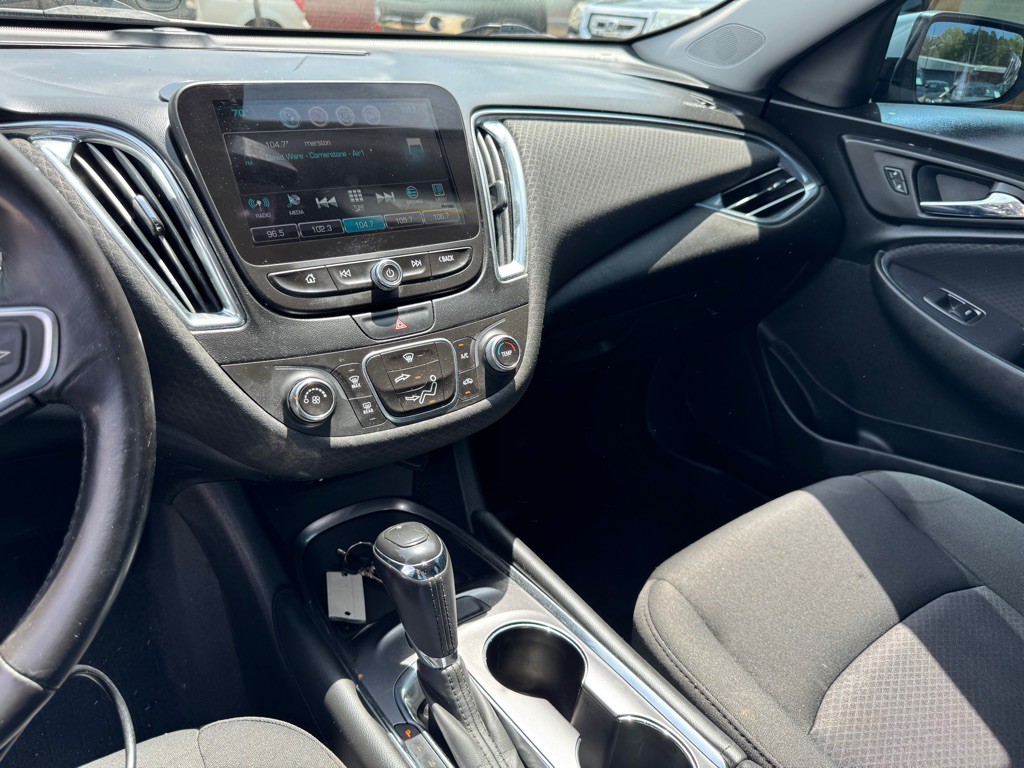 2018 Chevrolet Malibu Image 23