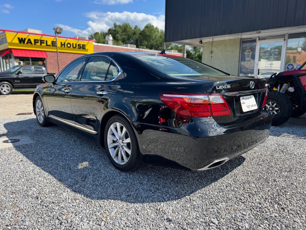 2010 Lexus LS Image 7