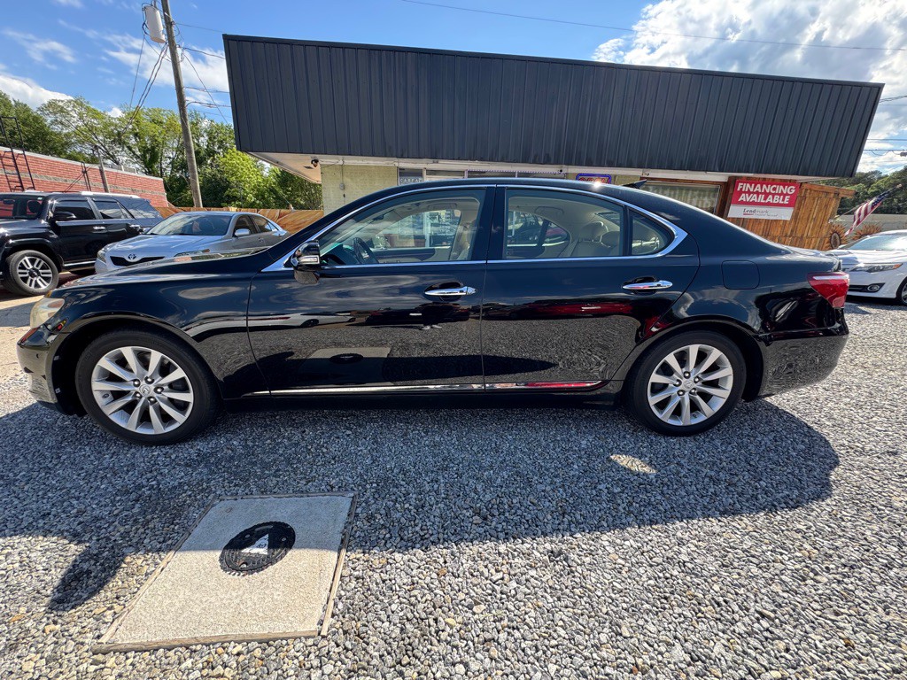 2010 Lexus LS Image 8