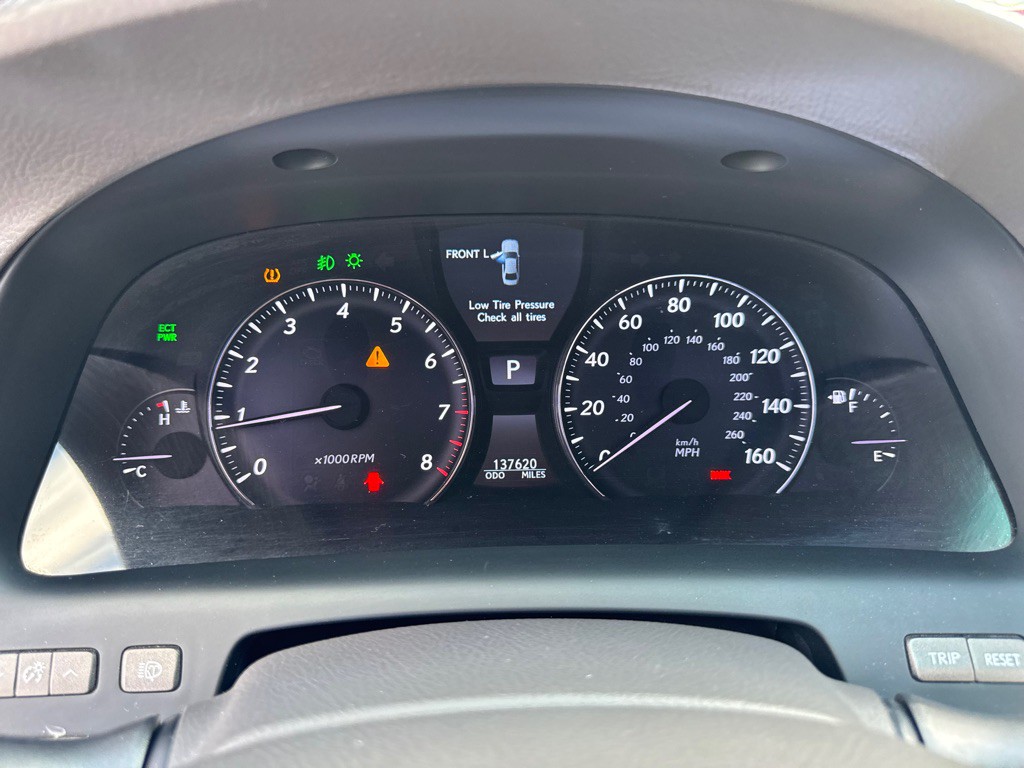 2010 Lexus LS Image 22