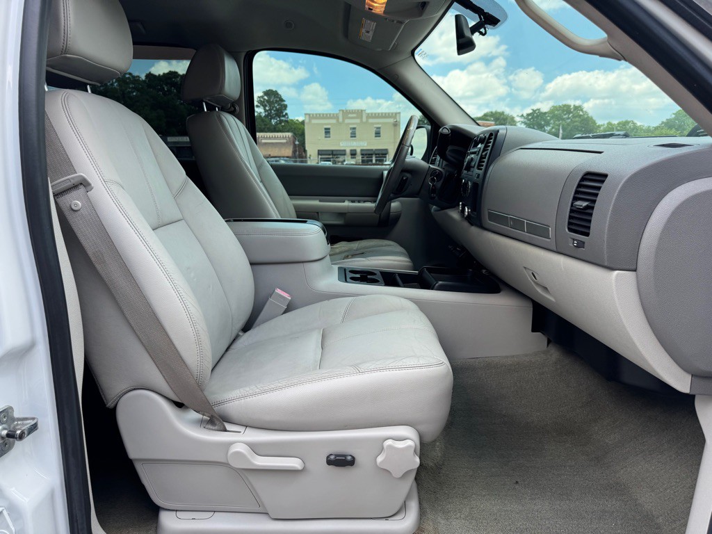2008 GMC Sierra Image 21