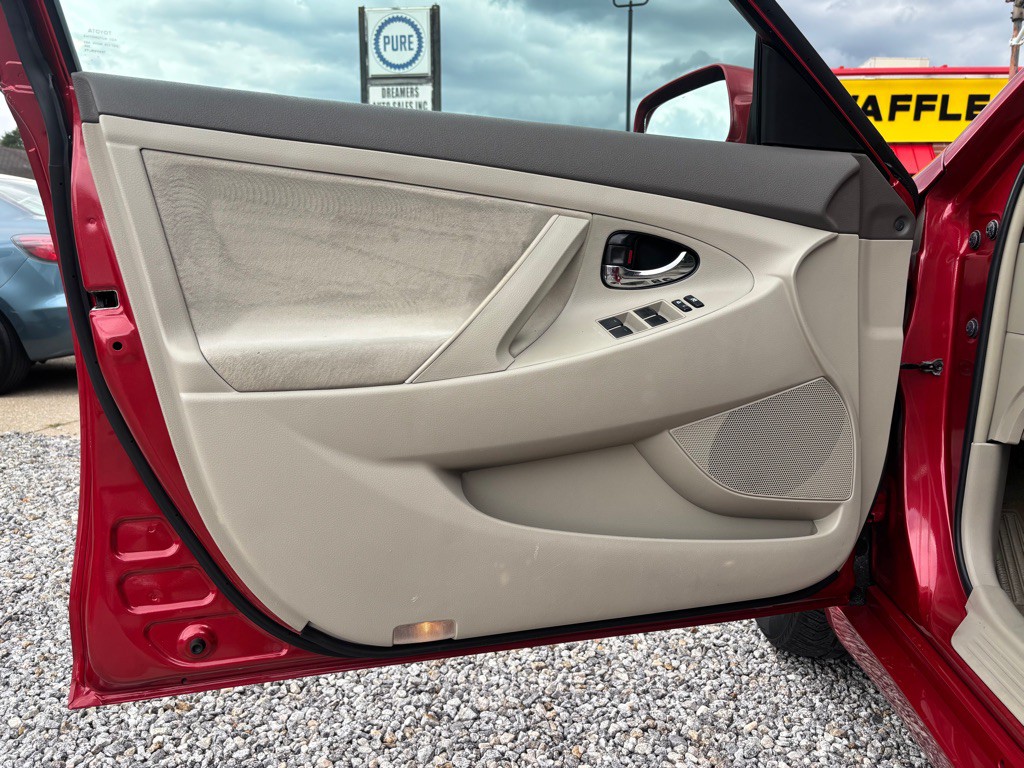 2011 Toyota Camry Image 11