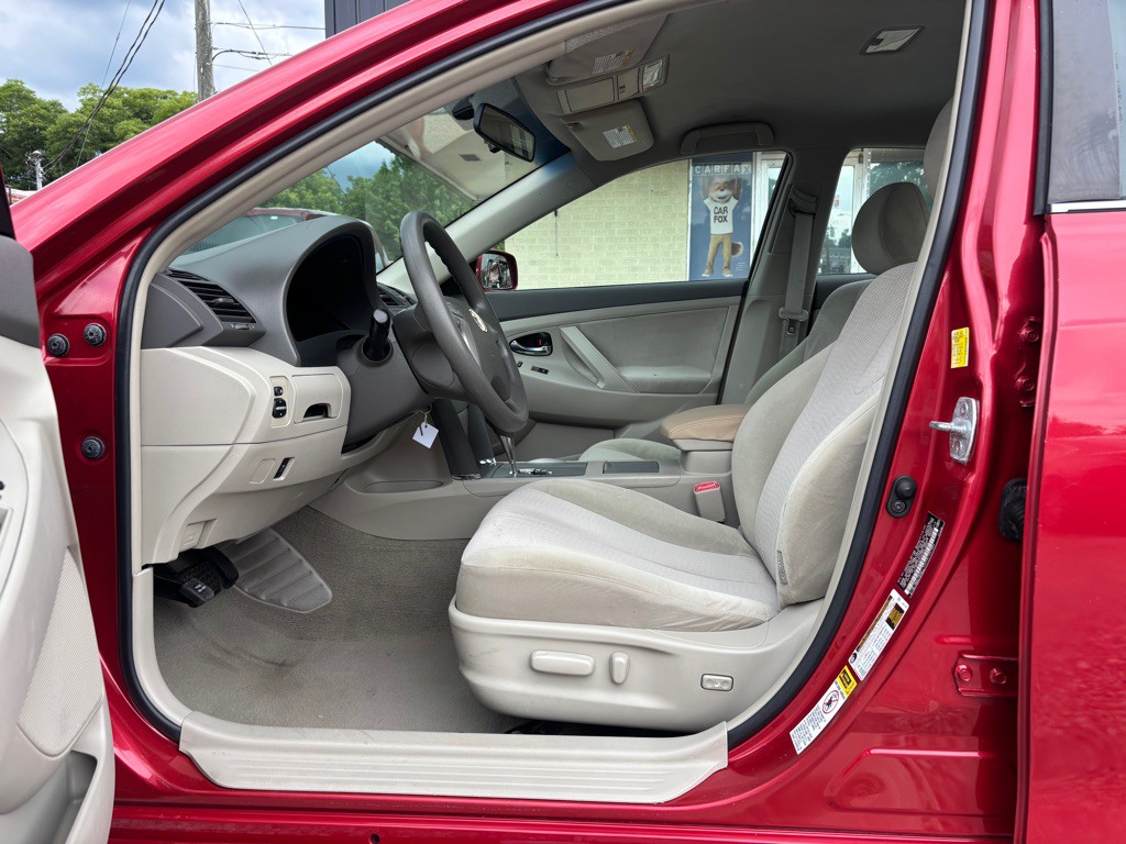 2011 Toyota Camry Image 12