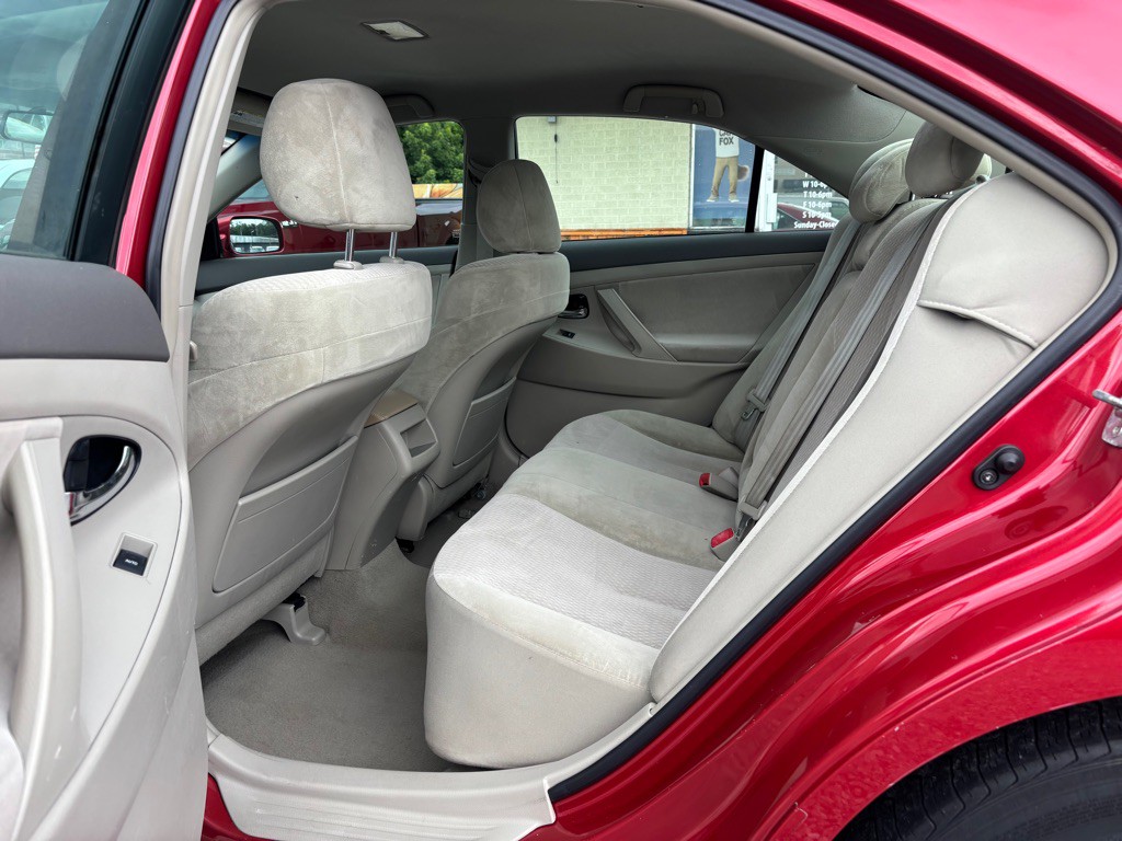 2011 Toyota Camry Image 20