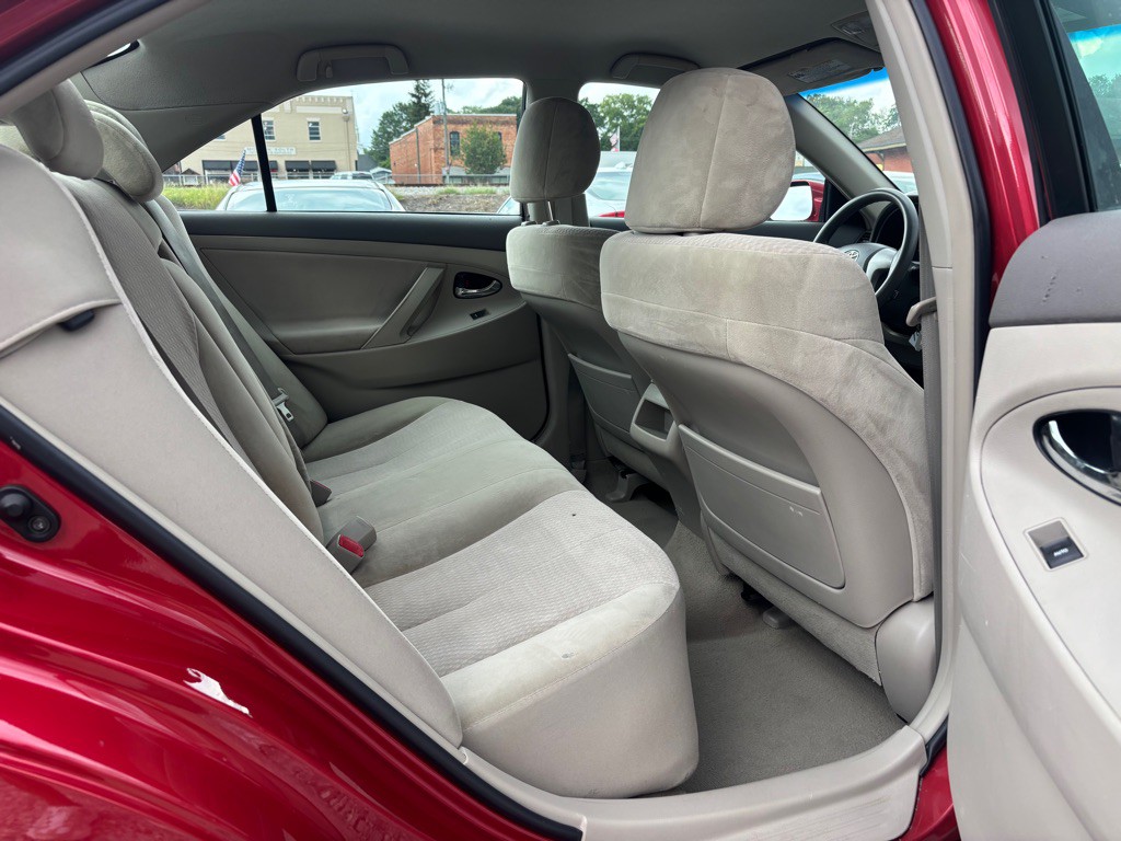2011 Toyota Camry Image 23