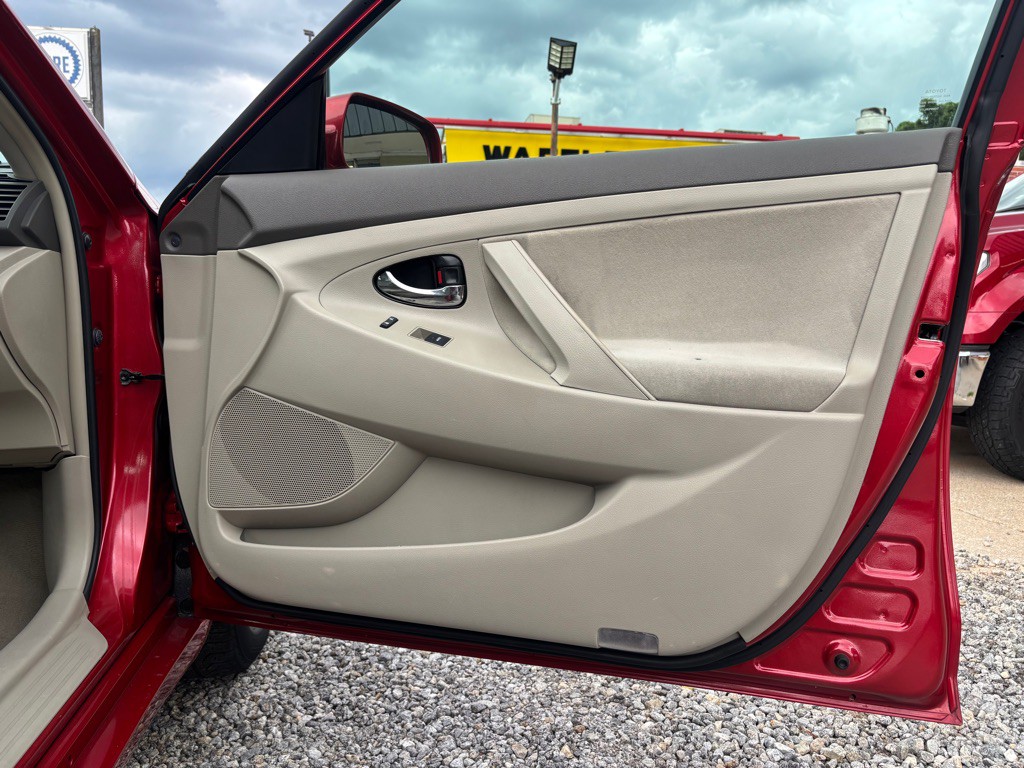 2011 Toyota Camry Image 24