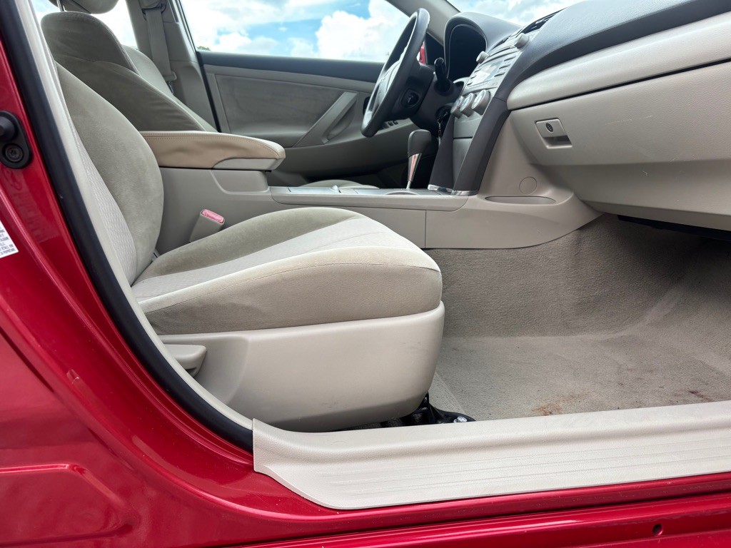 2011 Toyota Camry Image 26