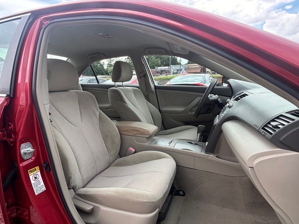 2011 Toyota Camry Image 28