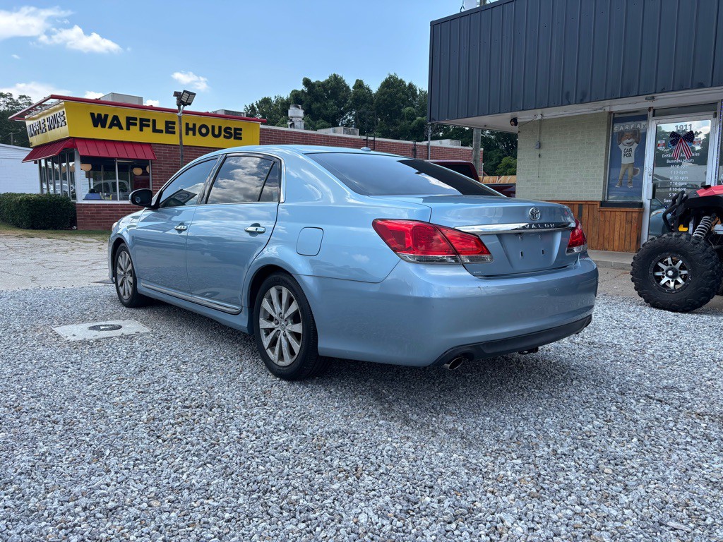 2011 Toyota Avalon Image 3
