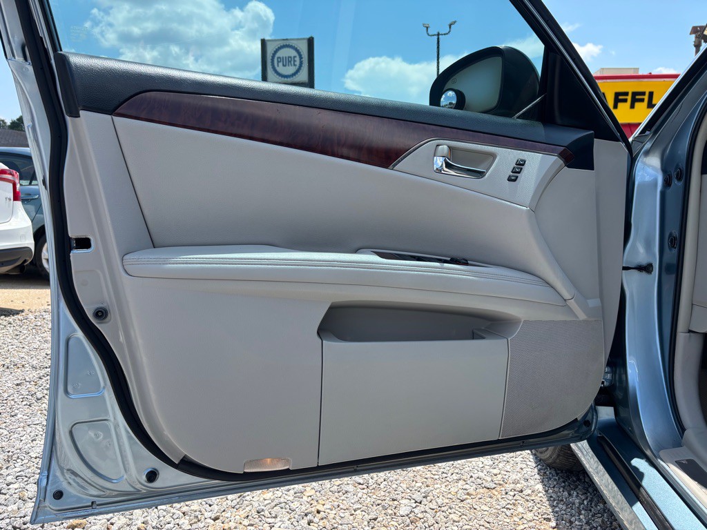 2011 Toyota Avalon Image 9
