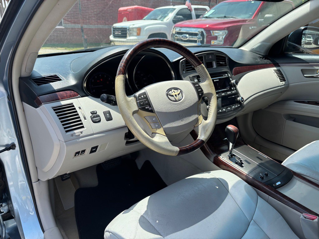2011 Toyota Avalon Image 12