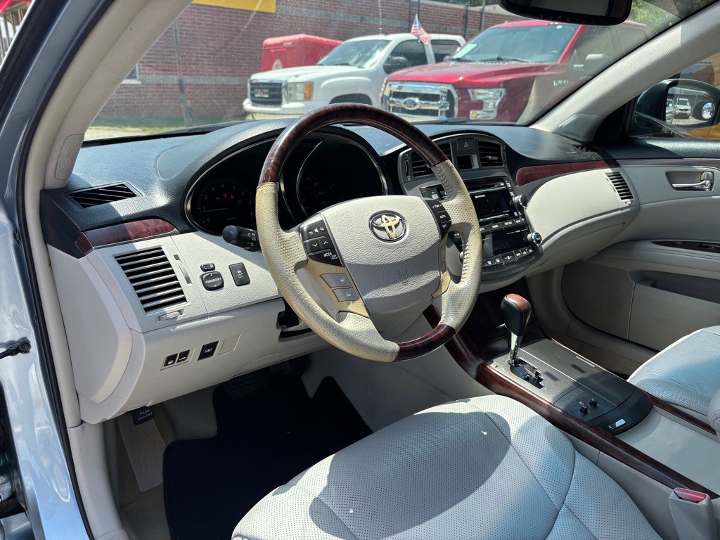 2011 Toyota Avalon Image 13