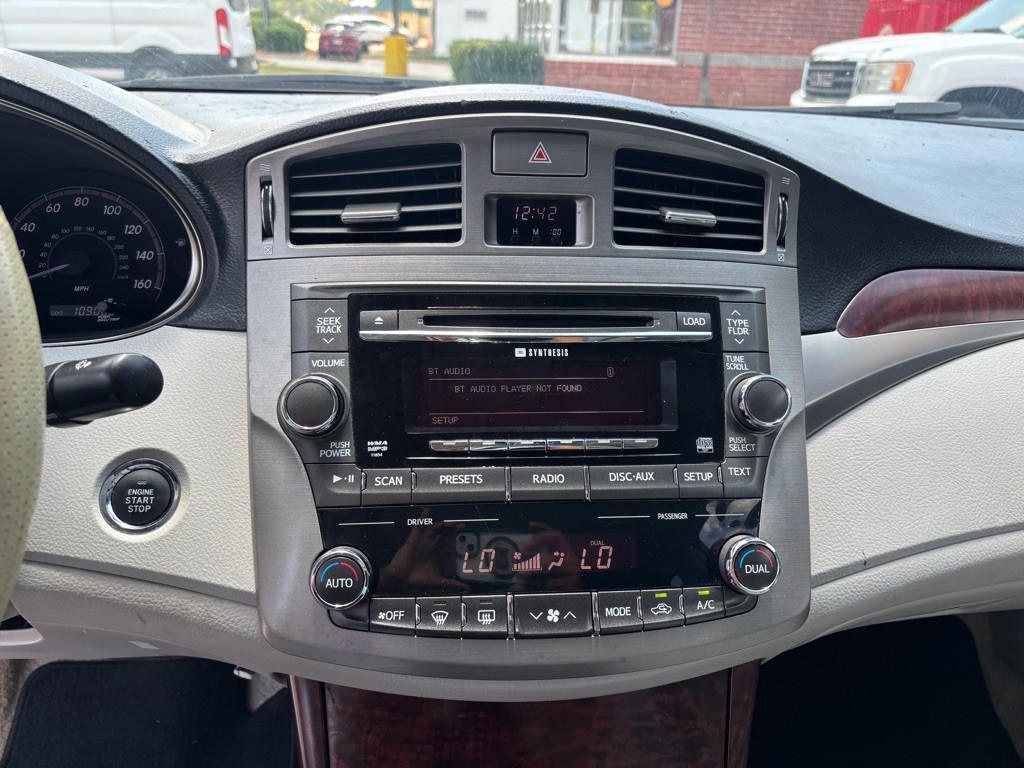 2011 Toyota Avalon Image 16