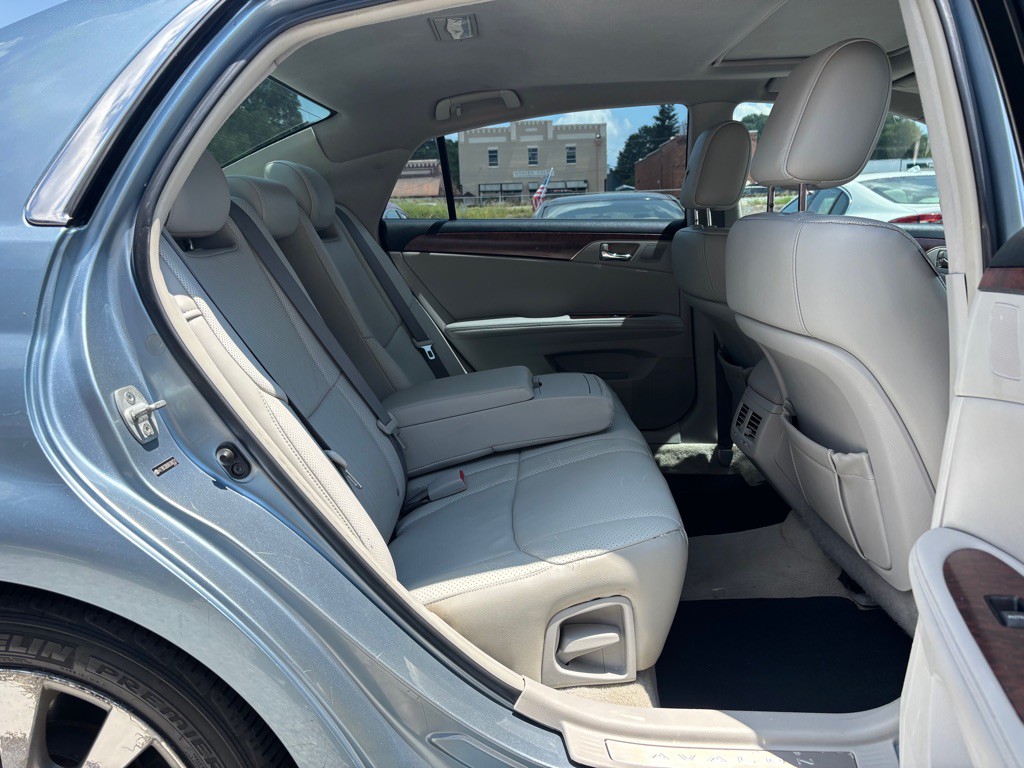 2011 Toyota Avalon Image 24
