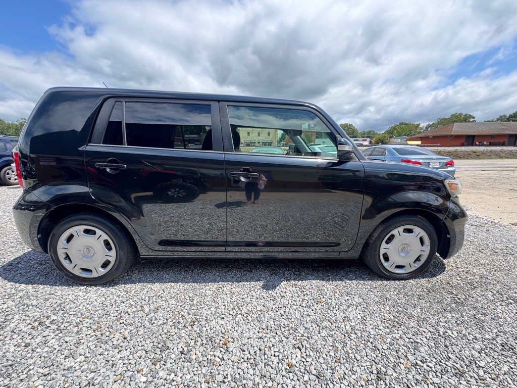 2009 Scion xB Image 4