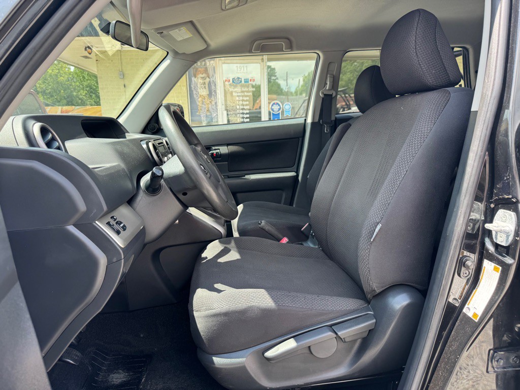 2009 Scion xB Image 11