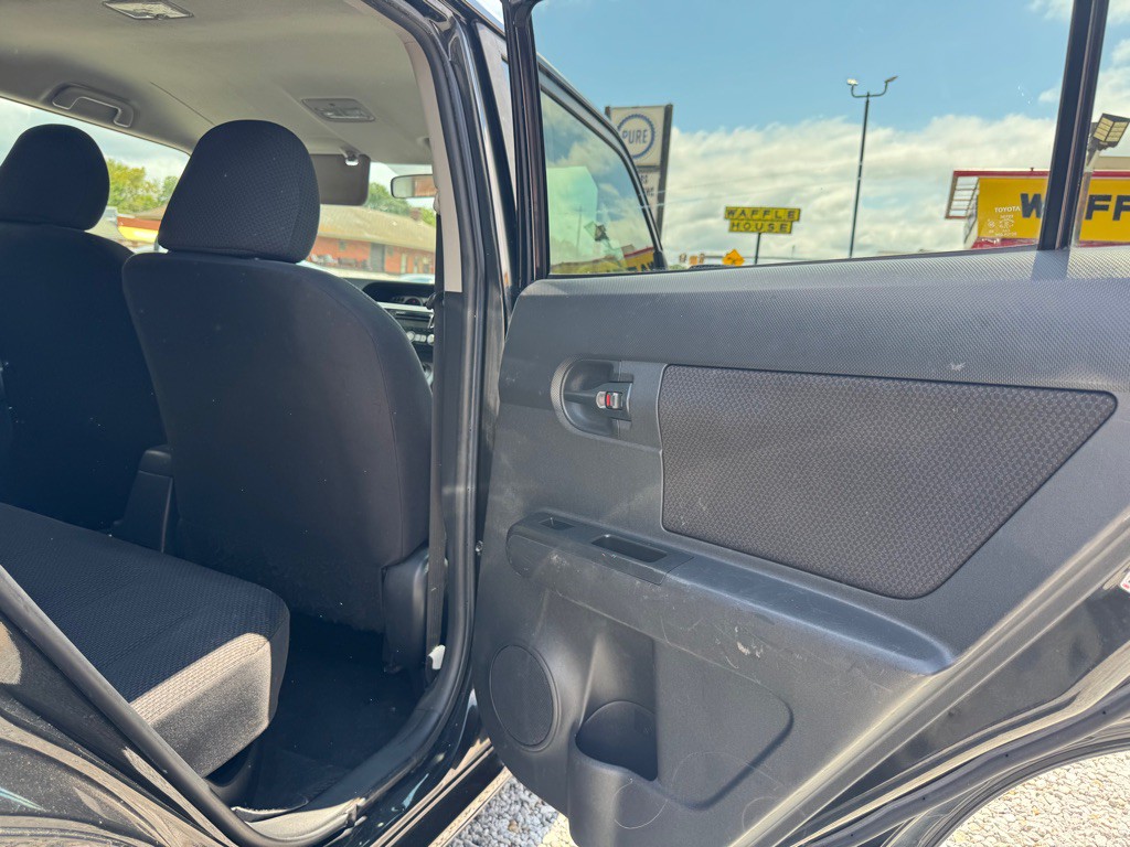 2009 Scion xB Image 16