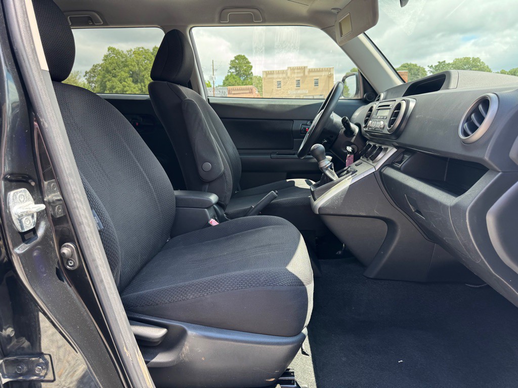 2009 Scion xB Image 19