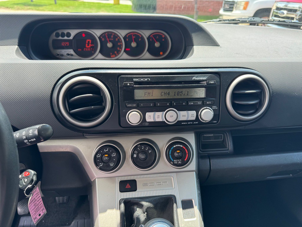 2009 Scion xB Image 23