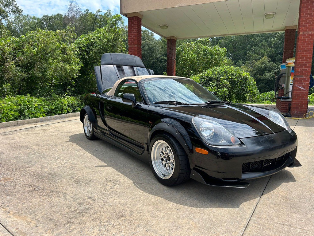 2001 Toyota MR2 Image 4