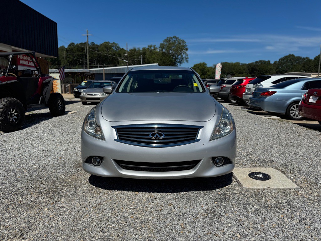 2011 INFINITI G25 Image 2
