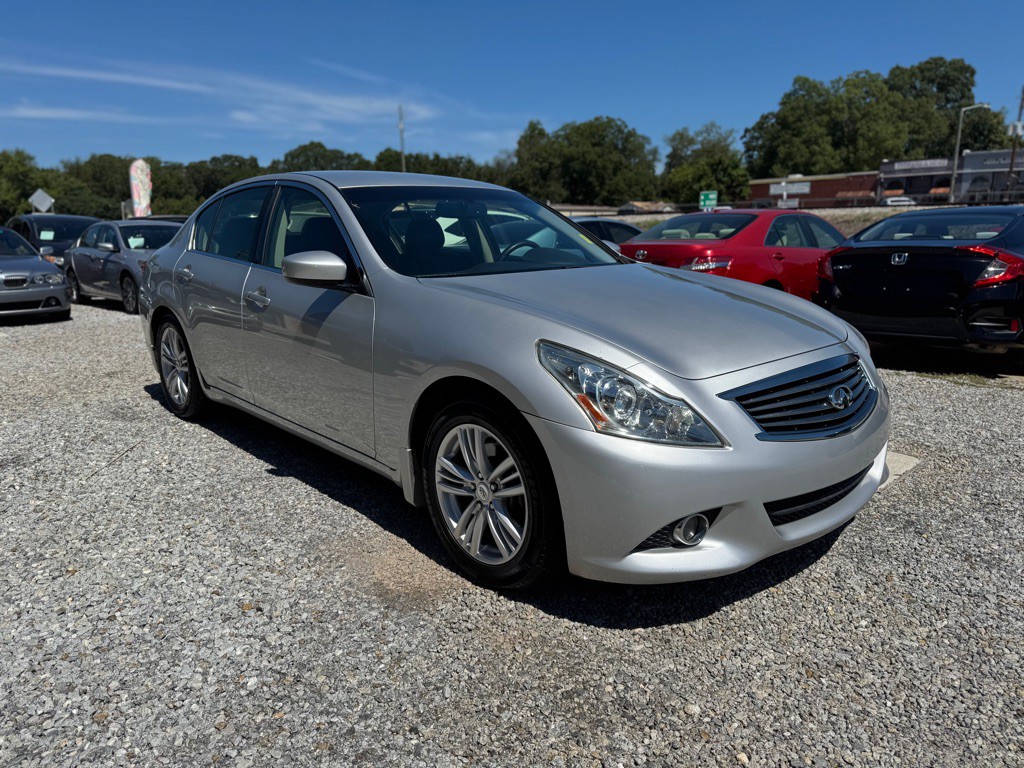 2011 INFINITI G25 Image 3
