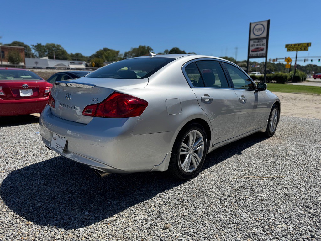 2011 INFINITI G25 Image 5