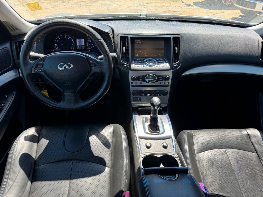 2011 INFINITI G25 Image 9