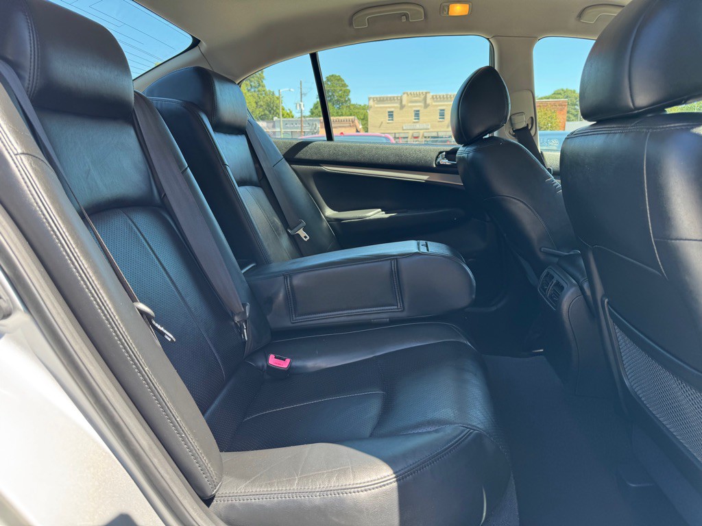 2011 INFINITI G25 Image 16