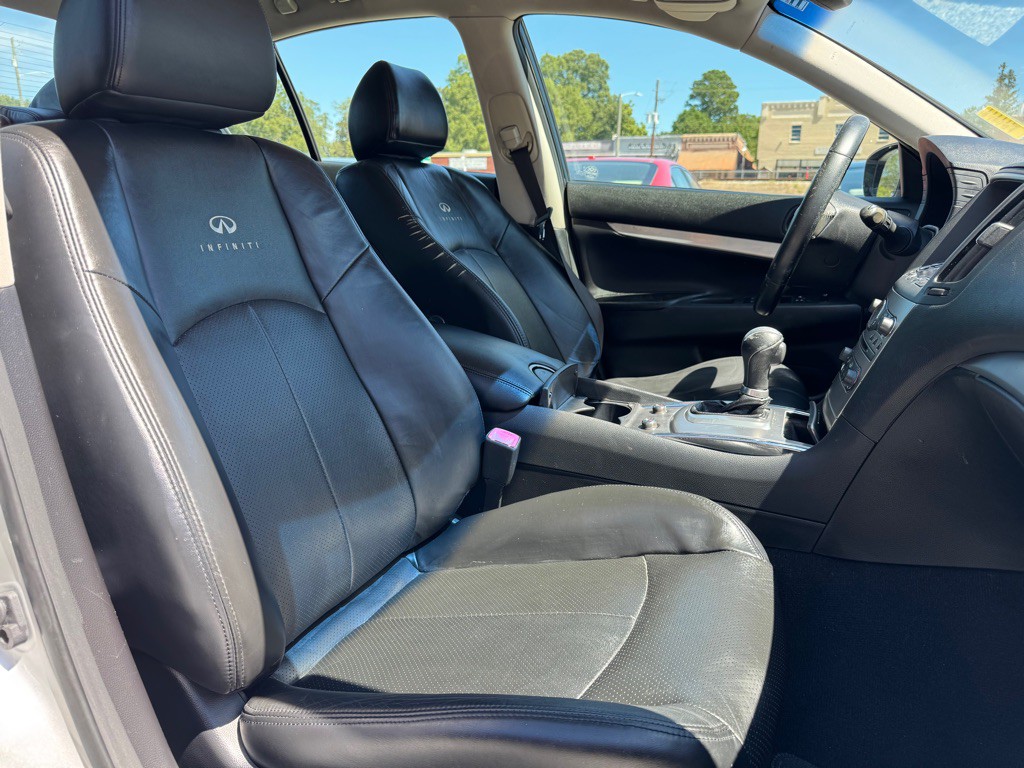 2011 INFINITI G25 Image 19