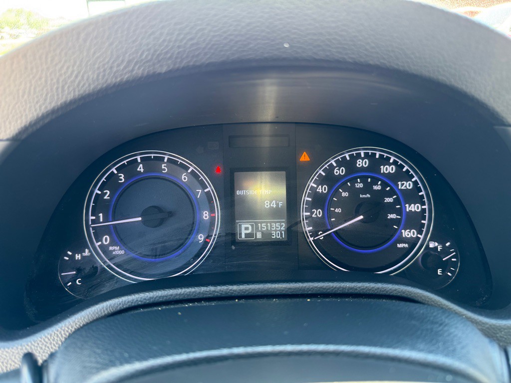 2011 INFINITI G25 Image 21