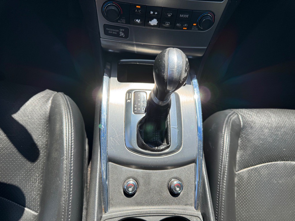 2011 INFINITI G25 Image 23