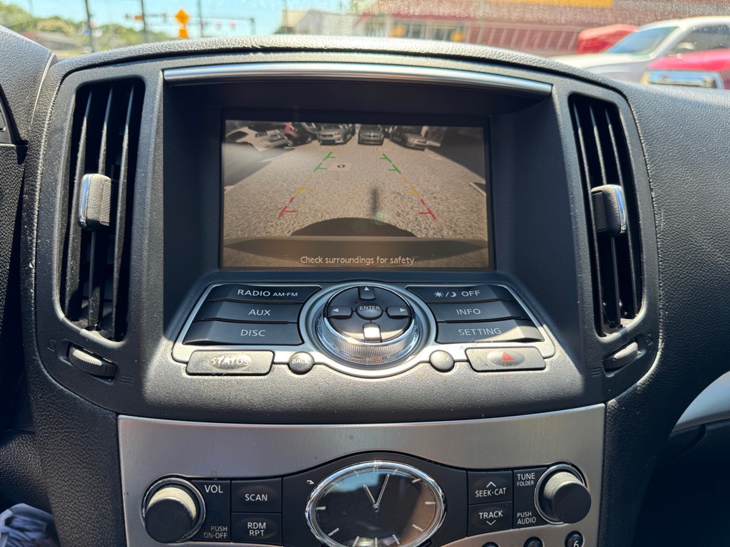 2011 INFINITI G25 Image 24