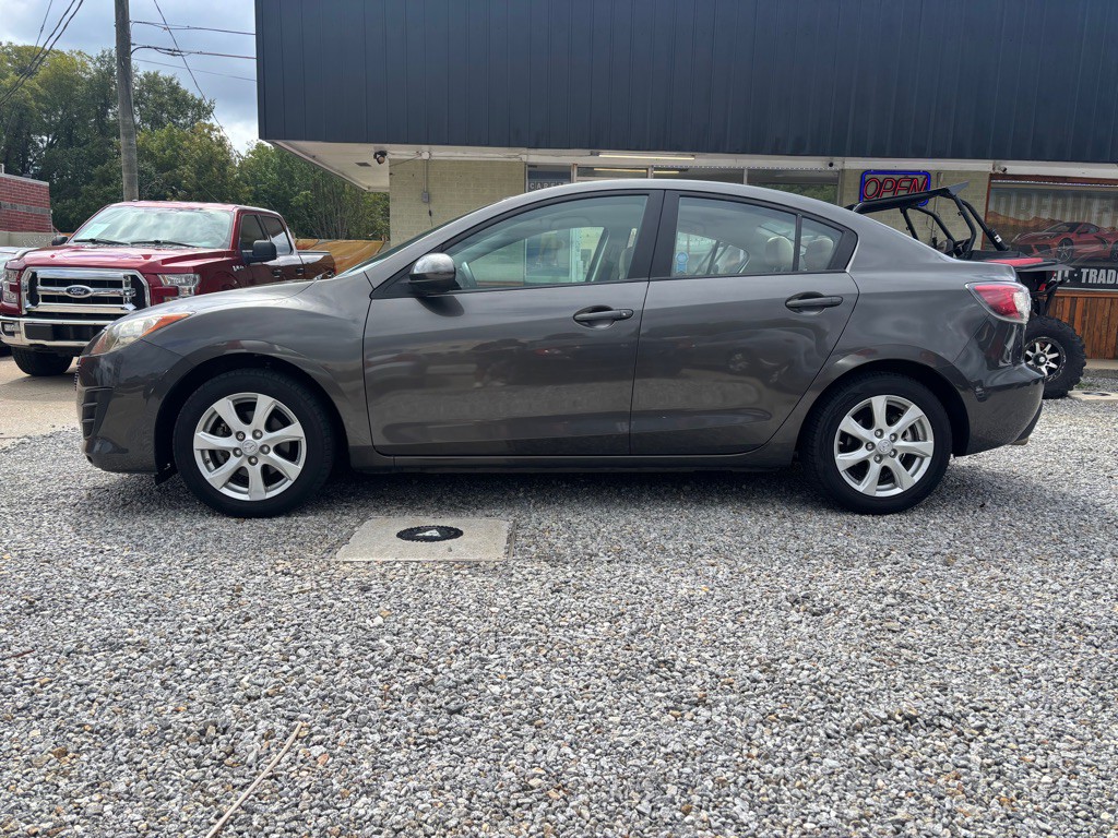 2010 Mazda Mazda3 Image 2