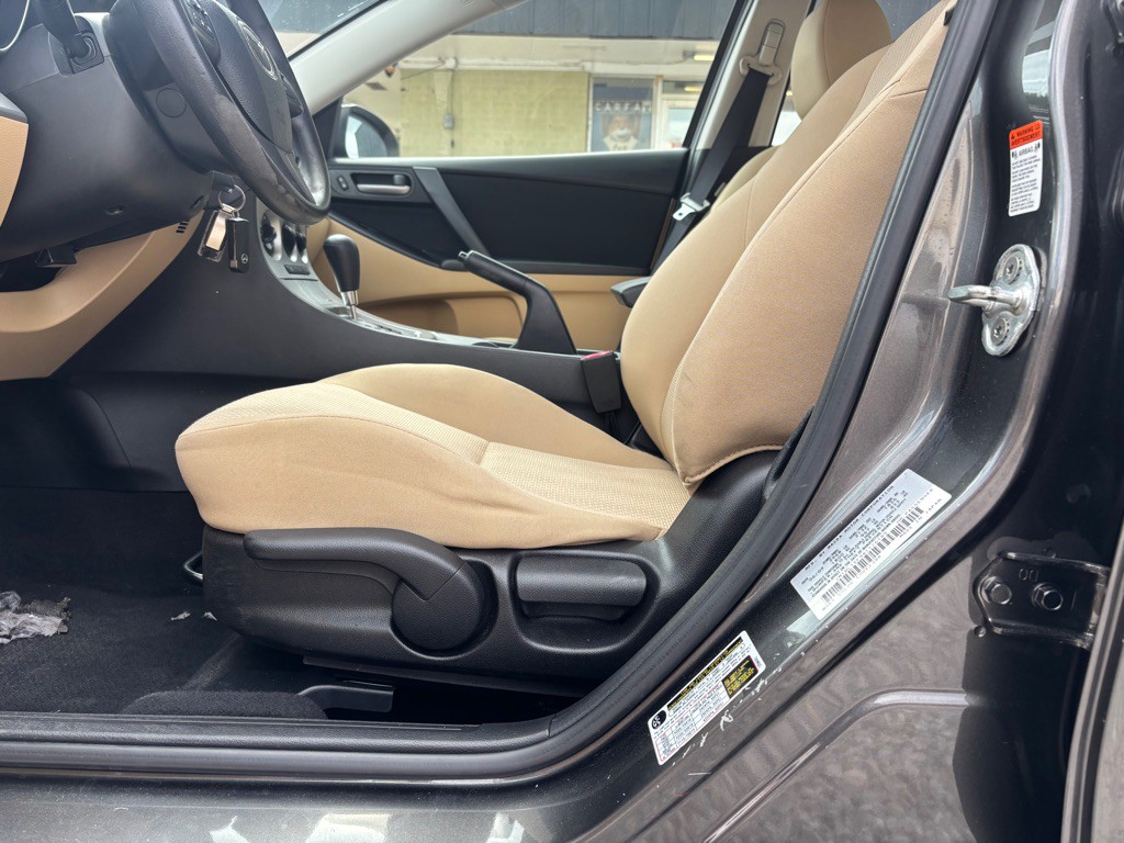 2010 Mazda Mazda3 Image 13