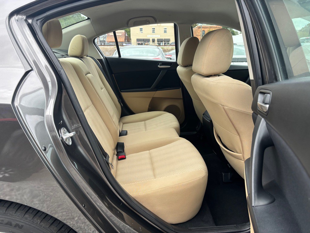 2010 Mazda Mazda3 Image 24