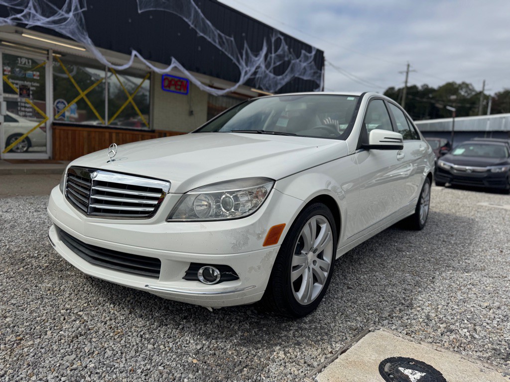 2011 Mercedes-Benz C-Class Image 1