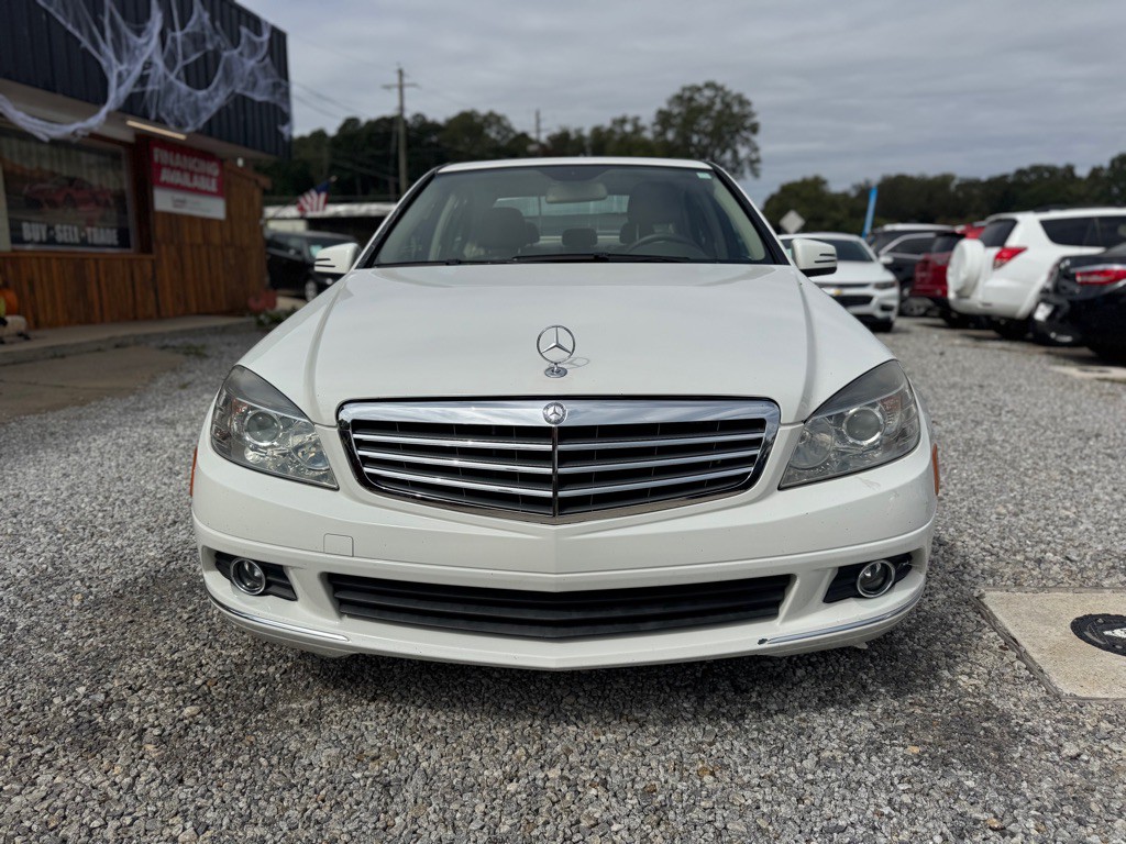 2011 Mercedes-Benz C-Class Image 2