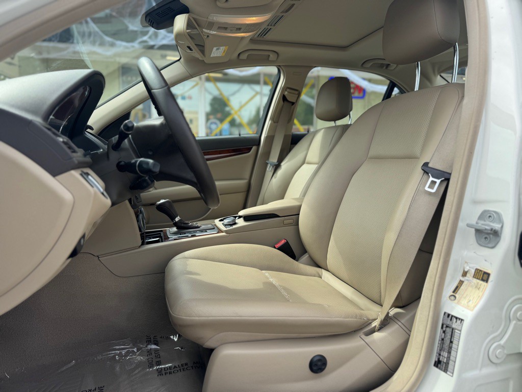 2011 Mercedes-Benz C-Class Image 12