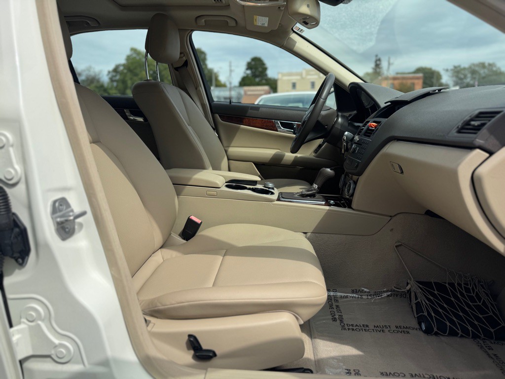 2011 Mercedes-Benz C-Class Image 19