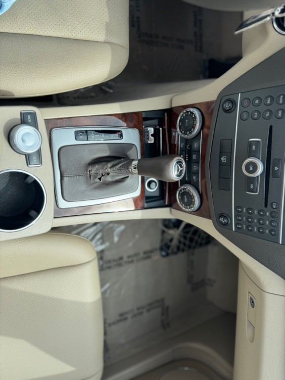 2011 Mercedes-Benz C-Class Image 25