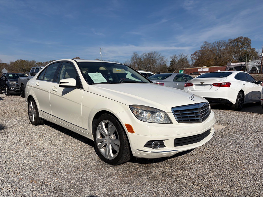 2011 Mercedes-Benz C-Class Image 3