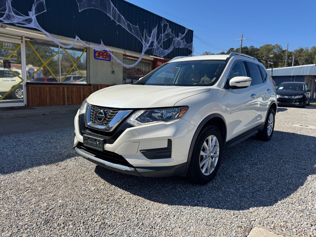 2020 Nissan Rogue Image 1