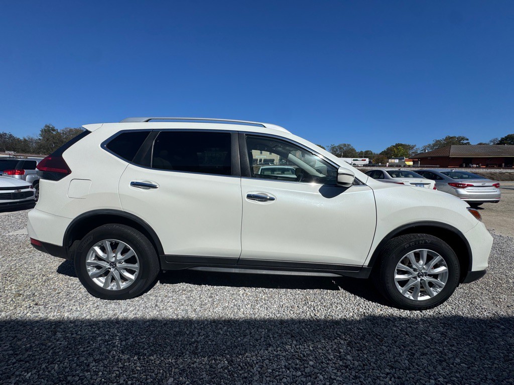 2020 Nissan Rogue Image 4