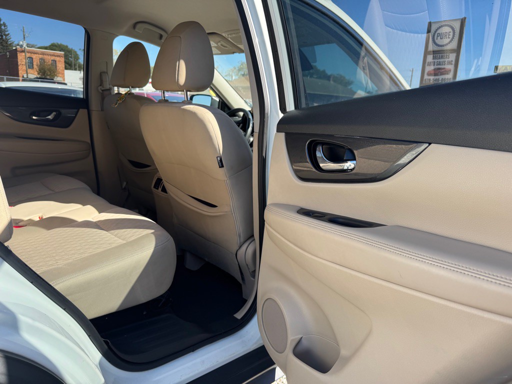 2020 Nissan Rogue Image 17
