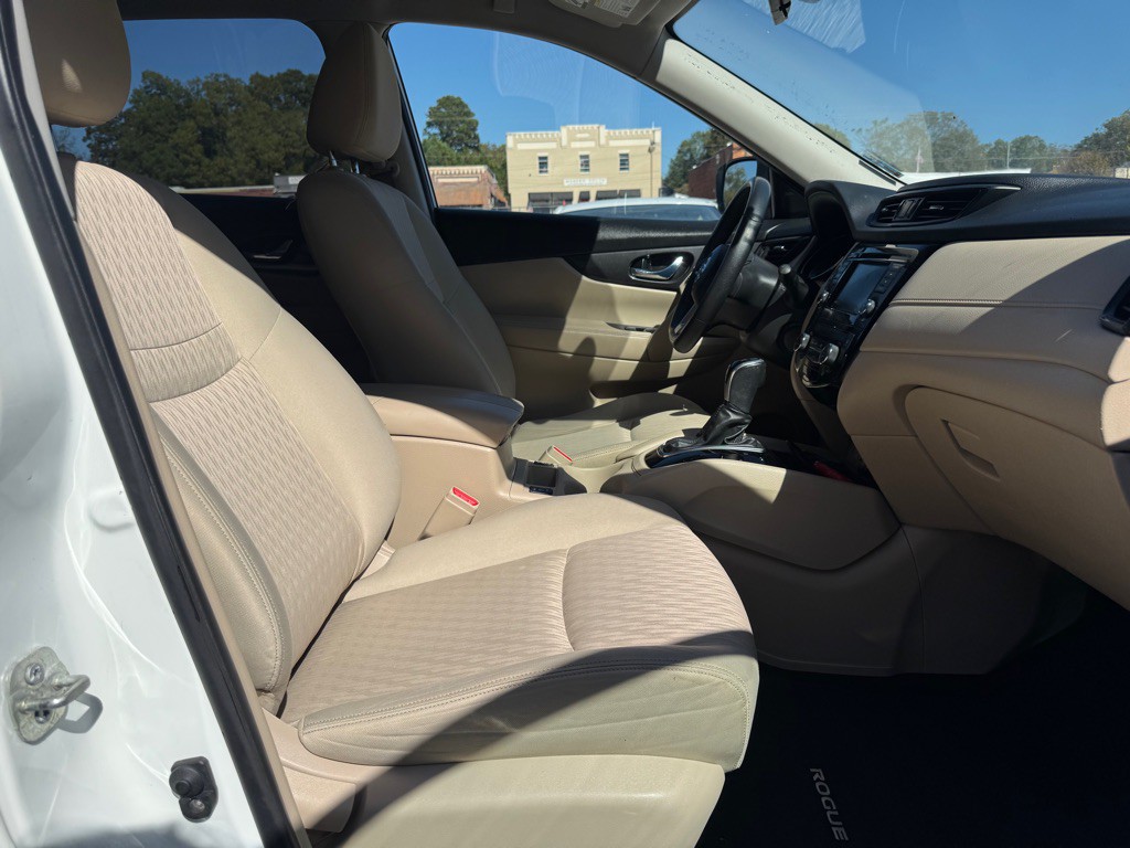 2020 Nissan Rogue Image 20