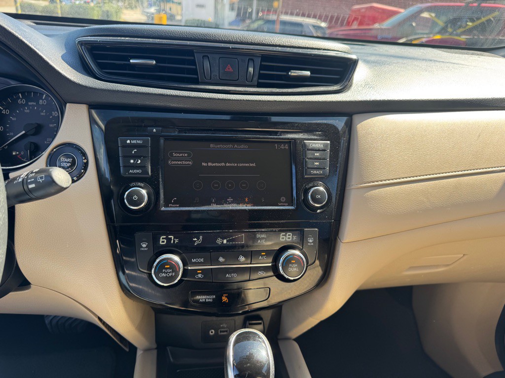 2020 Nissan Rogue Image 24