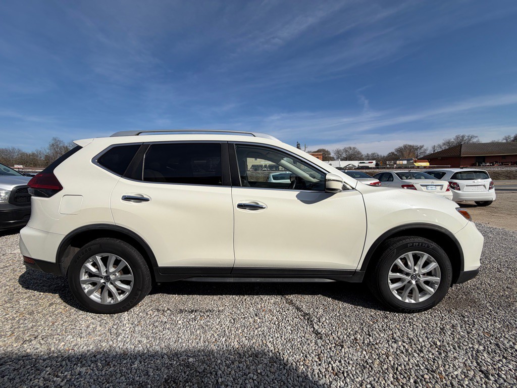 2020 Nissan Rogue Image 4