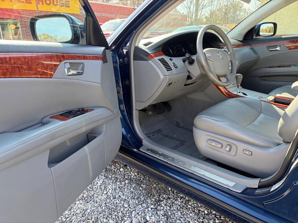 2007 Toyota Avalon Image 10