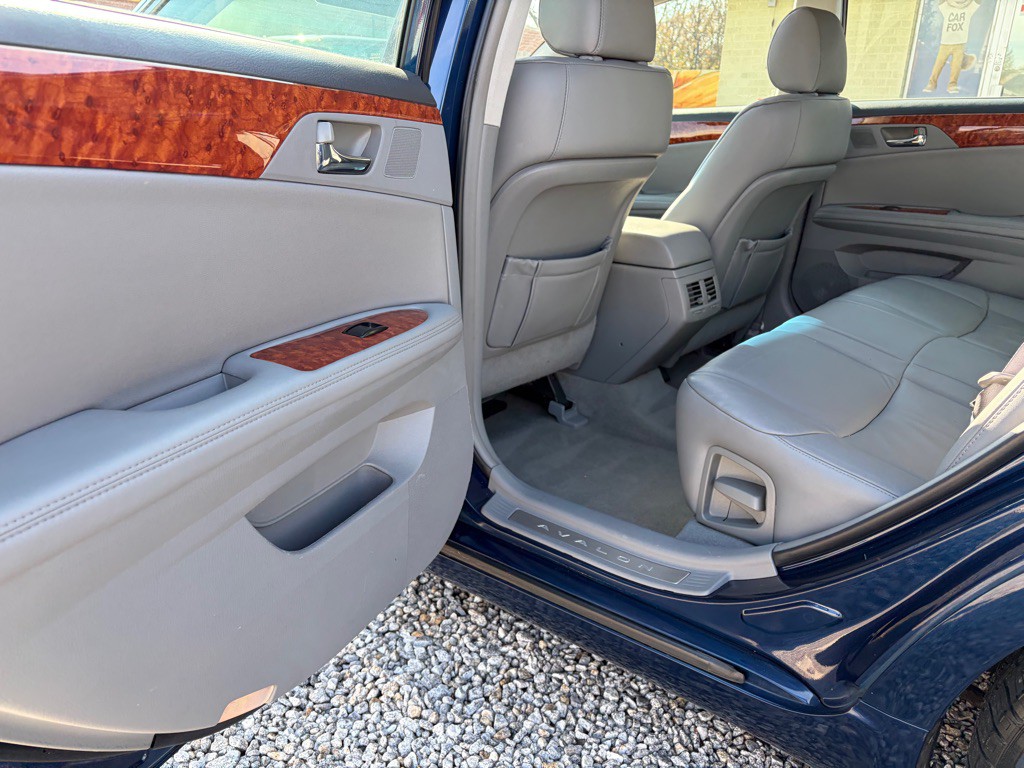 2007 Toyota Avalon Image 13